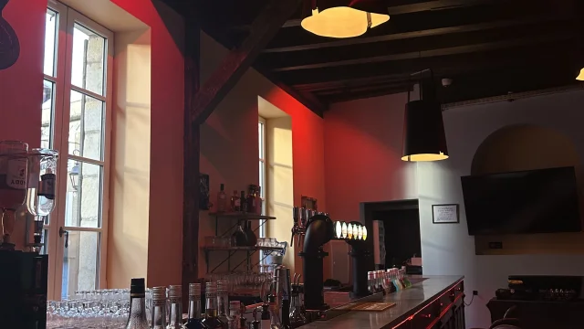 Bar Kafter Montlucon 01 Rotated